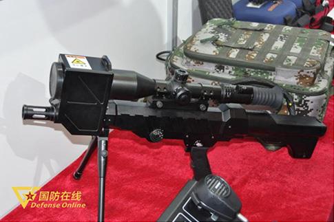 中国推出“捍卫者”新型单兵便携式激光压制武器